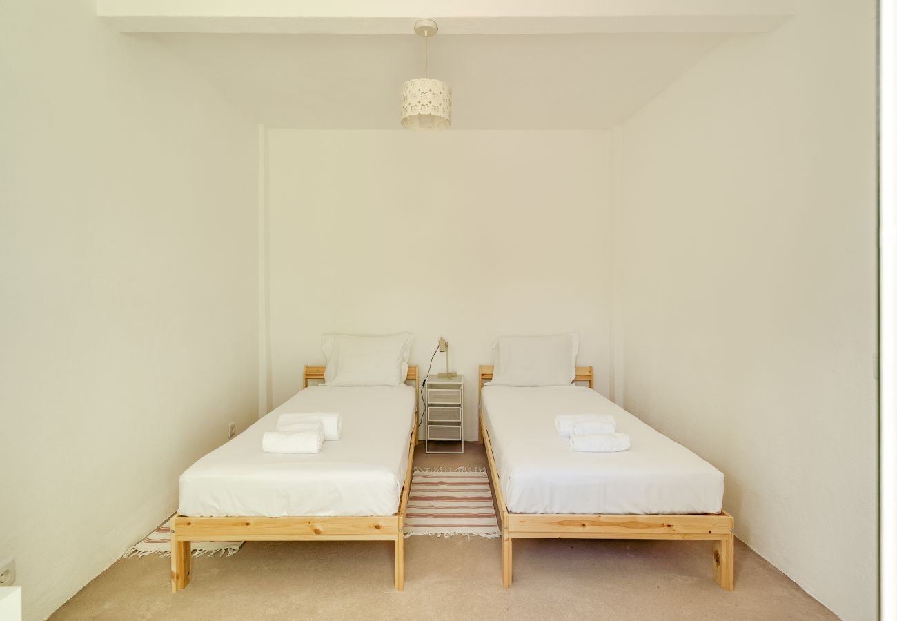 Rent by room in Palmela - 08.03 Shared property