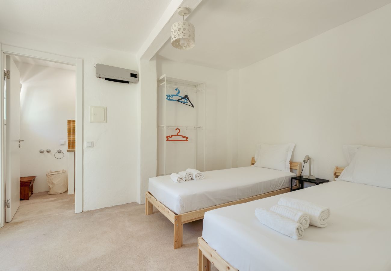Rent by room in Palmela - 08.03 Shared property