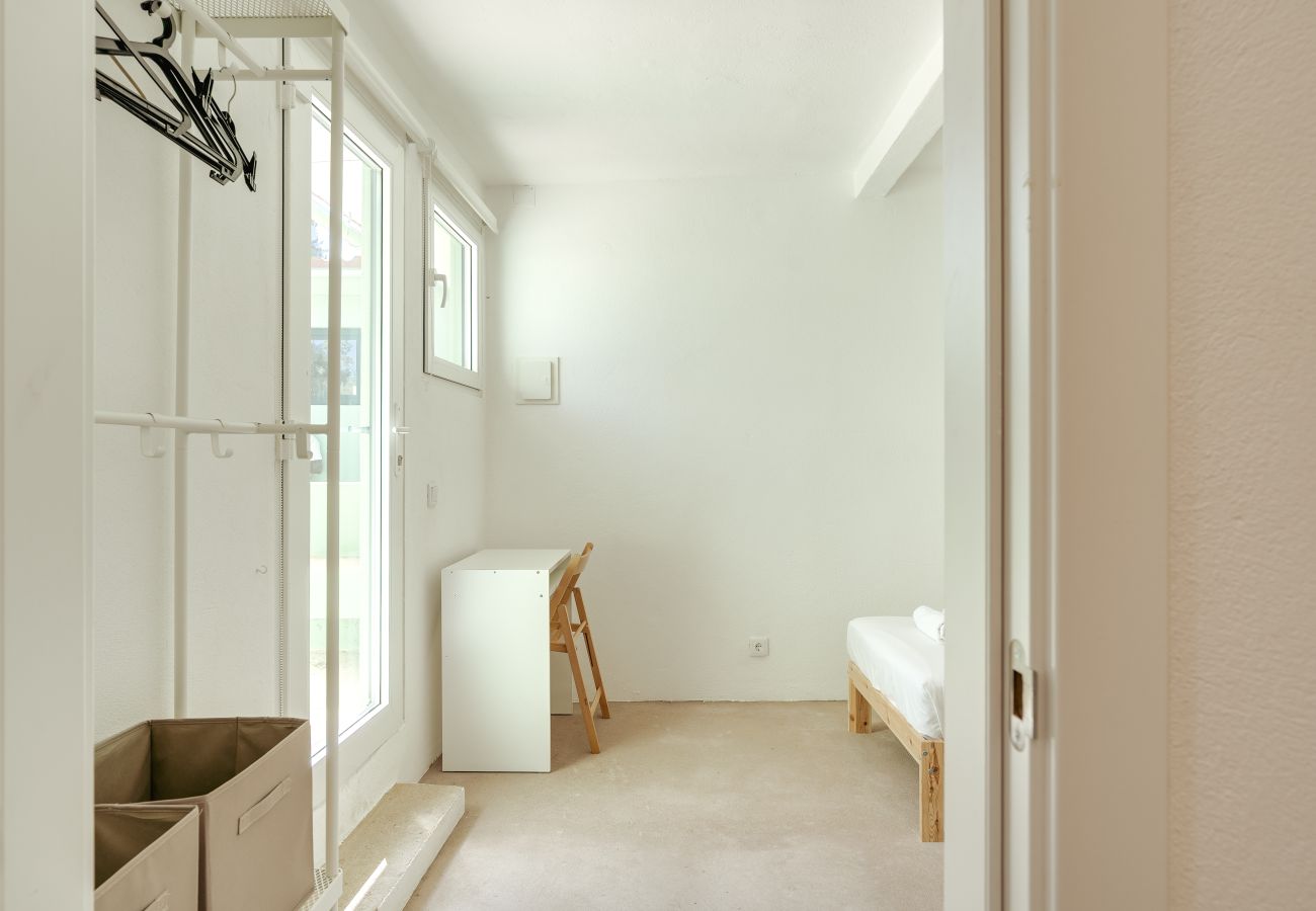 Rent by room in Palmela - 08.03 Shared property