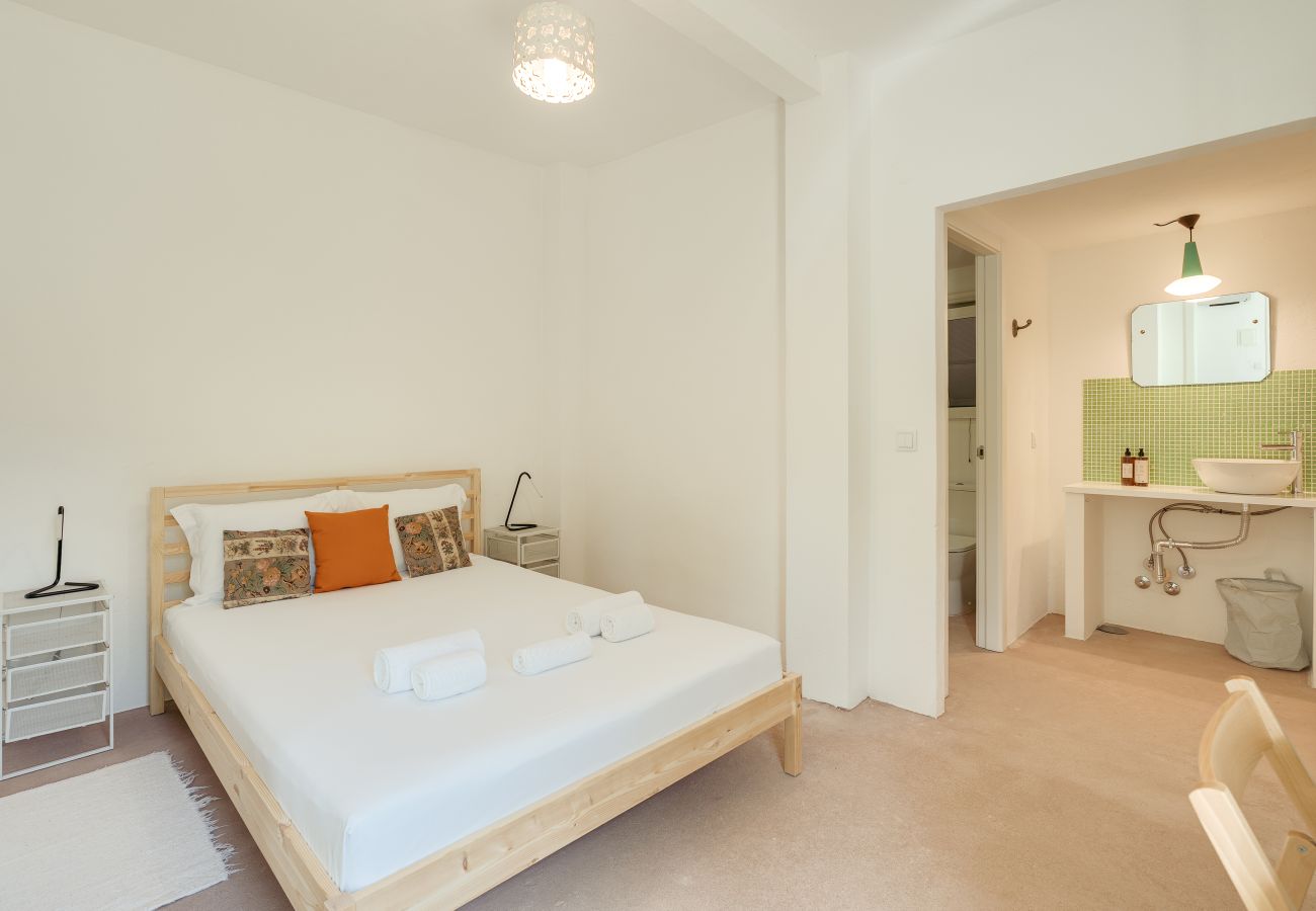 Rent by room in Palmela - 08.03 Shared property