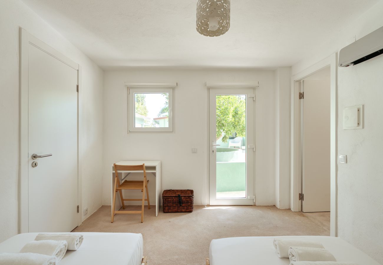 Rent by room in Palmela - 08.03 Shared property