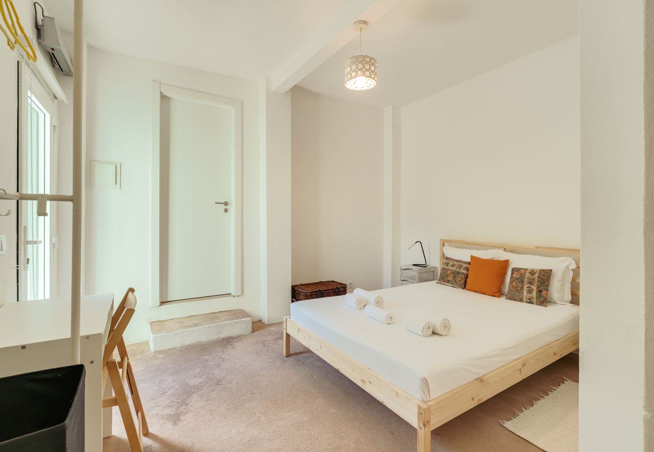 Rent by room in Palmela - 08.03 Shared property
