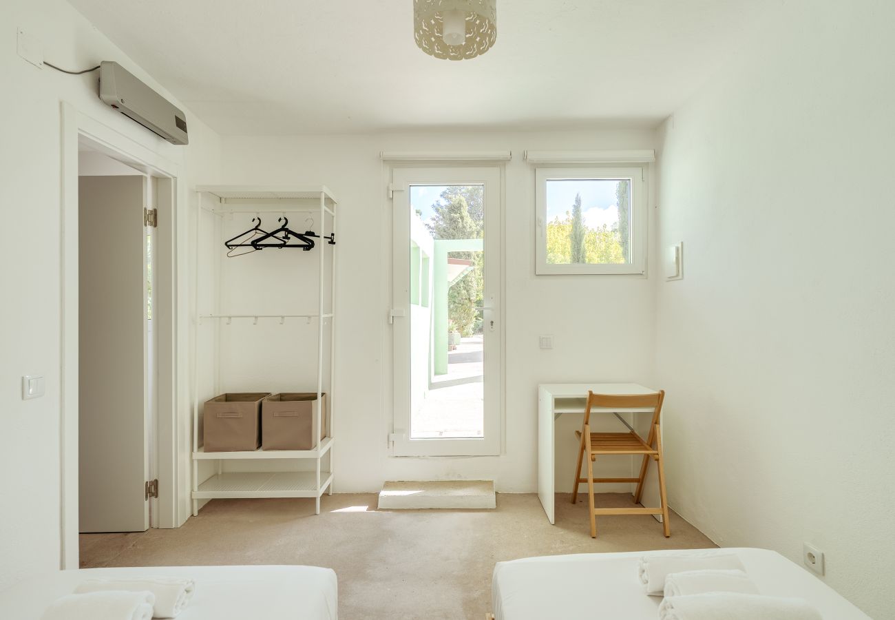 Rent by room in Palmela - 08.03 Shared property