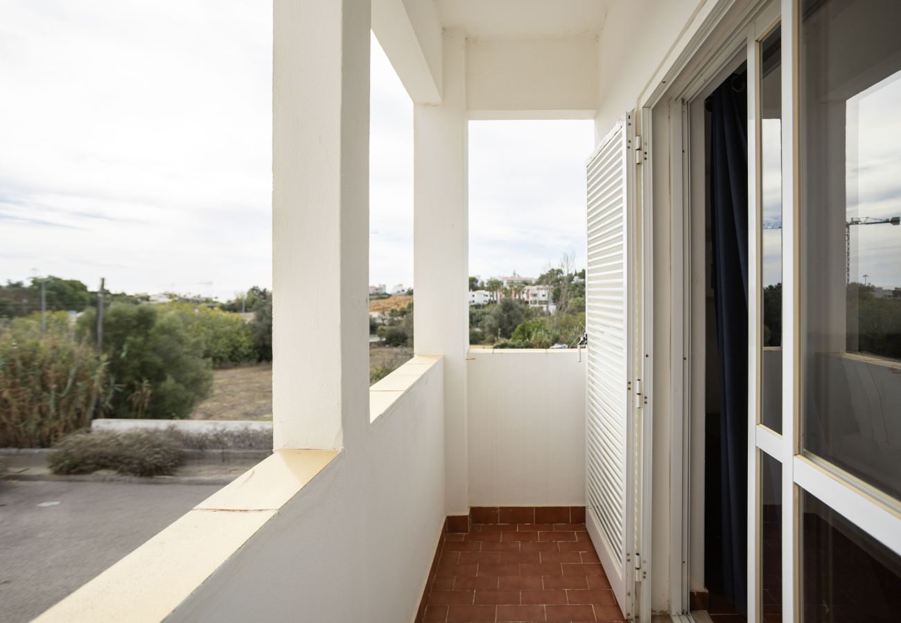 Apartment in Portimão - Portimão Areias do Vau - by Hopstays