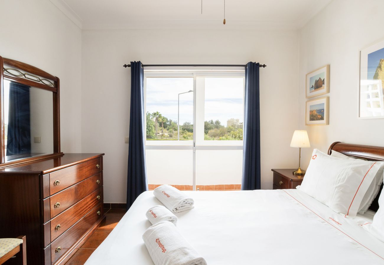 Apartment in Portimão - Portimão Areias do Vau - by Hopstays