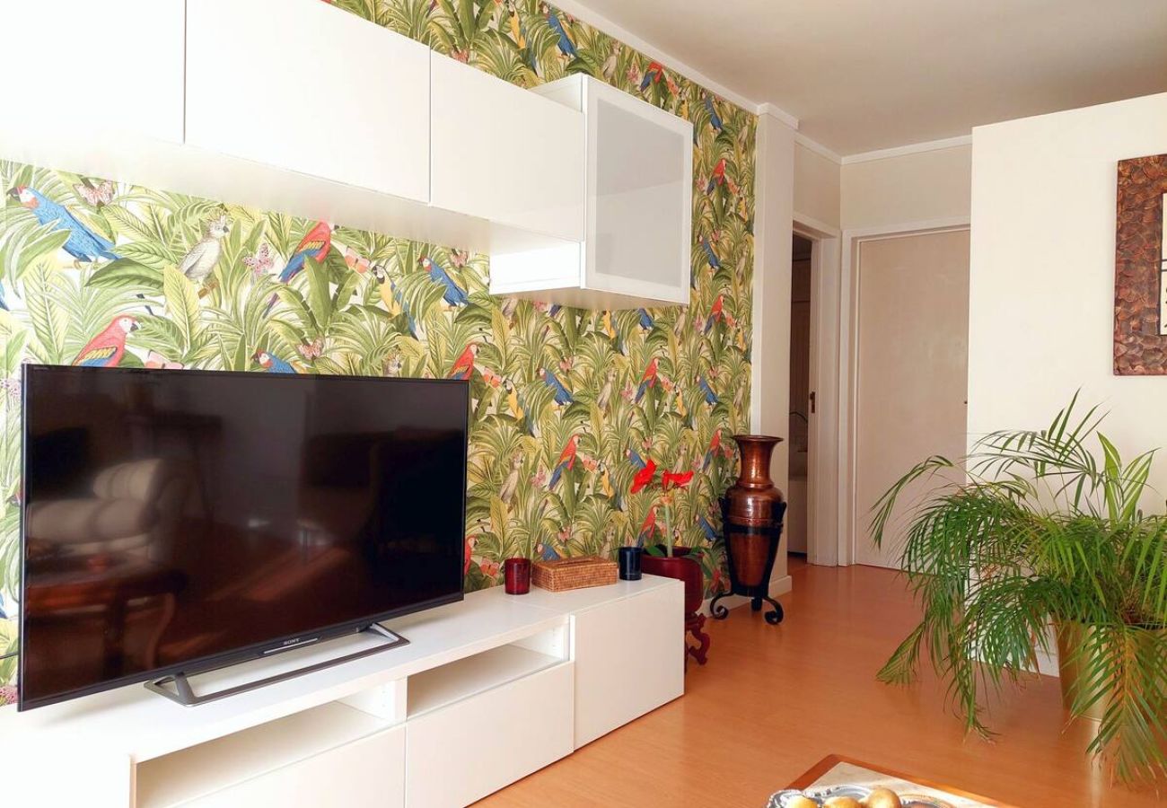 Apartment in Lisbon - Family apartment 115m² 2Br/2BA Telheiras Metro