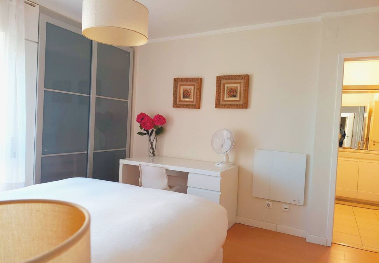Apartment in Lisbon - Family apartment 115m² 2Br/2BA Telheiras Metro