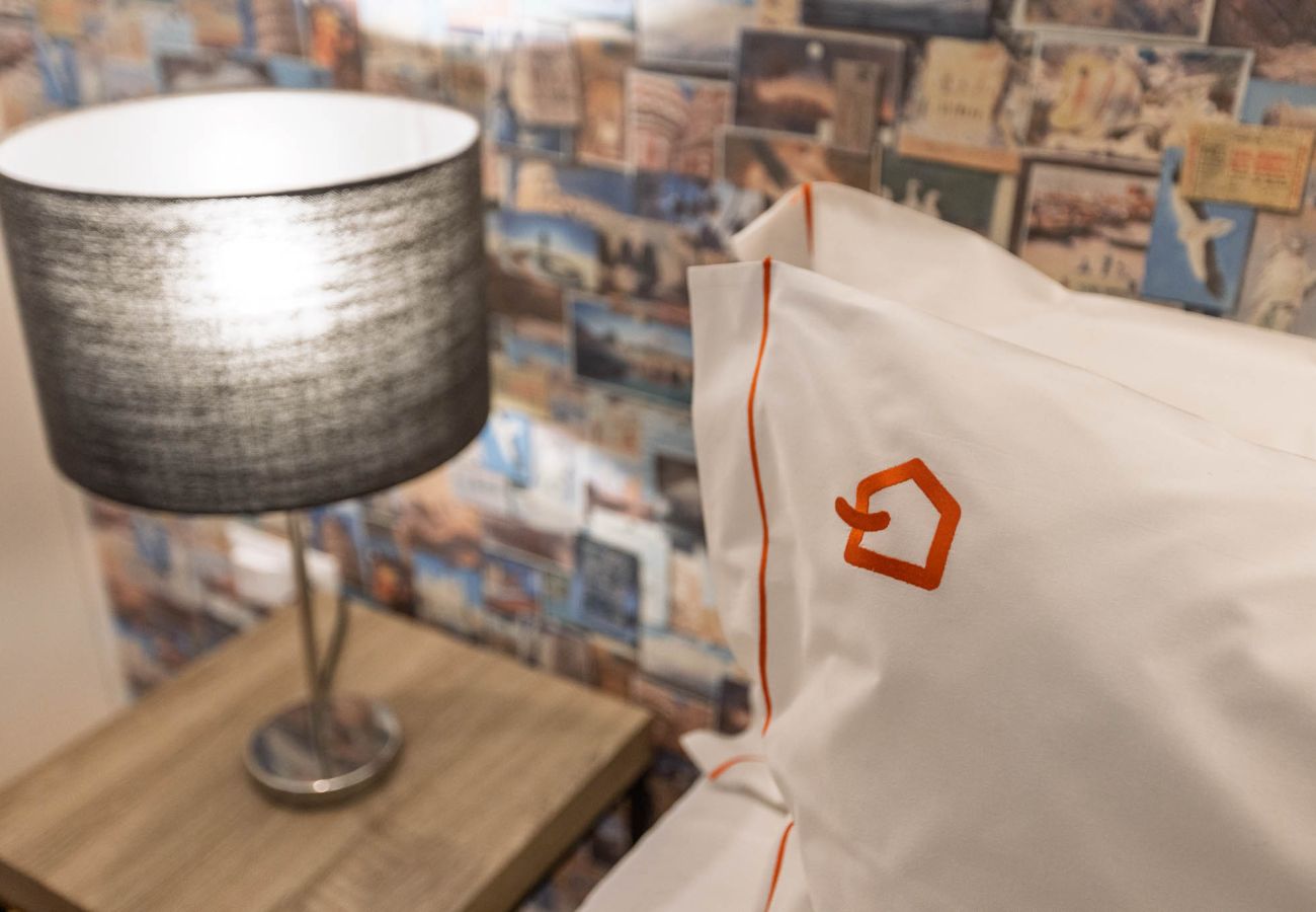 Apartment in Porto - Oporto Tiles Mezzanine by Hopstays | Marquês