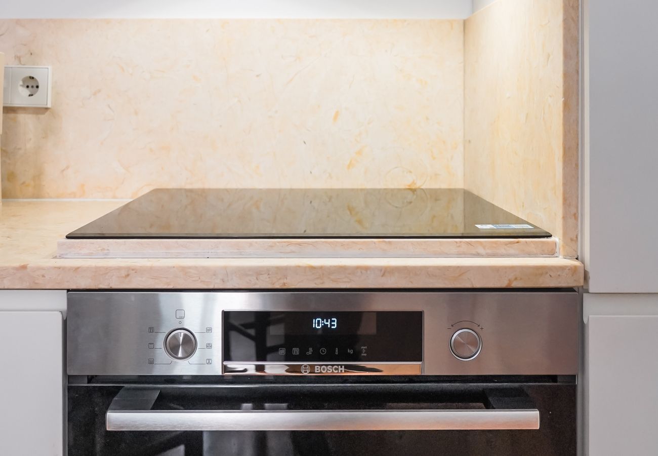 Apartment in Lisbon - Casa do Beco: Arroios Heart & Castle Views