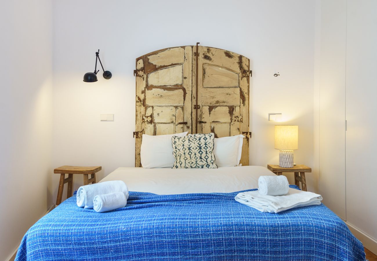 Apartment in Lisbon - Casa do Castelo: 1st Floor Central Gem in Arroios